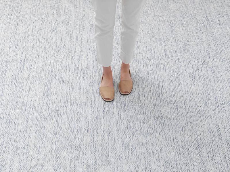 White/Black Large Woven Floor Mat P86055