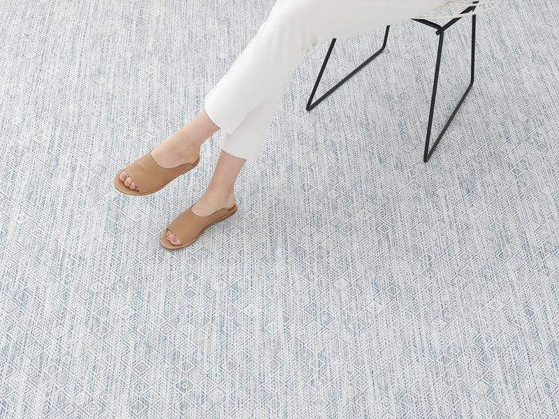 White/Black Large Woven Floor Mat P86055