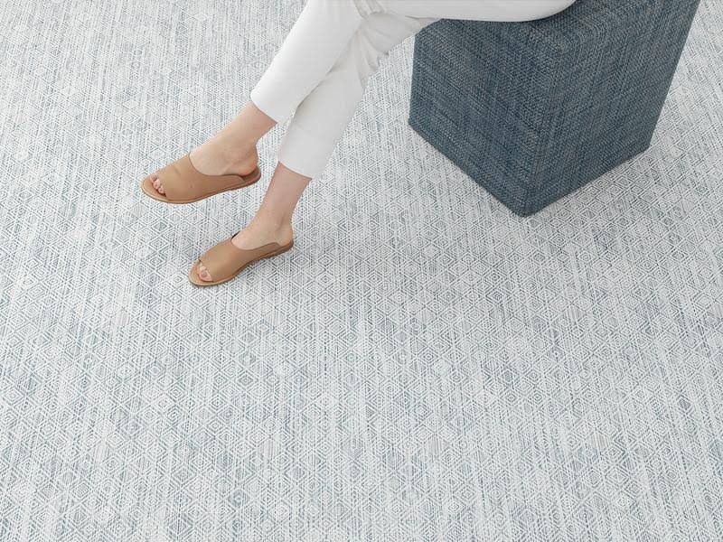 White/Black Large Woven Floor Mat P86055